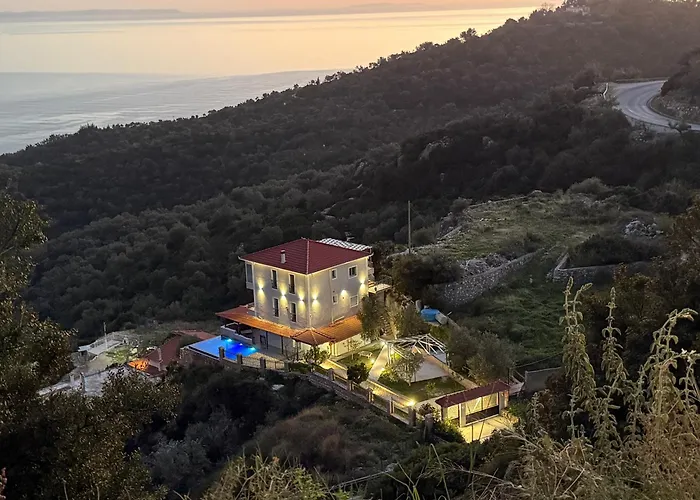 Vila Elezi Piqeras