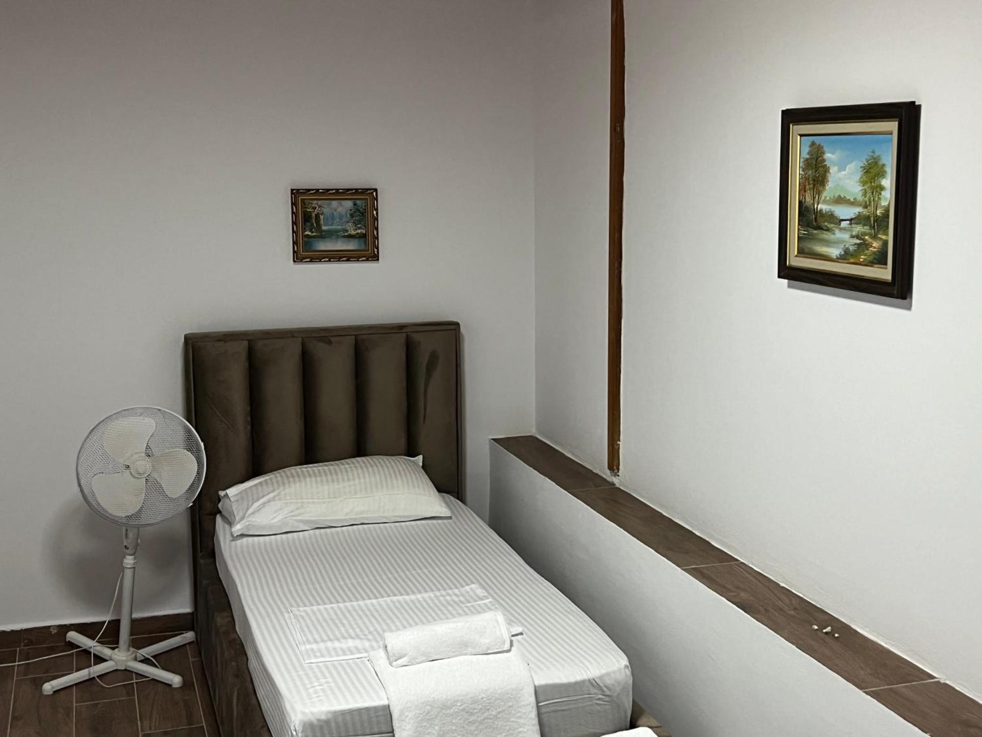Elezi Piqeras Homestay