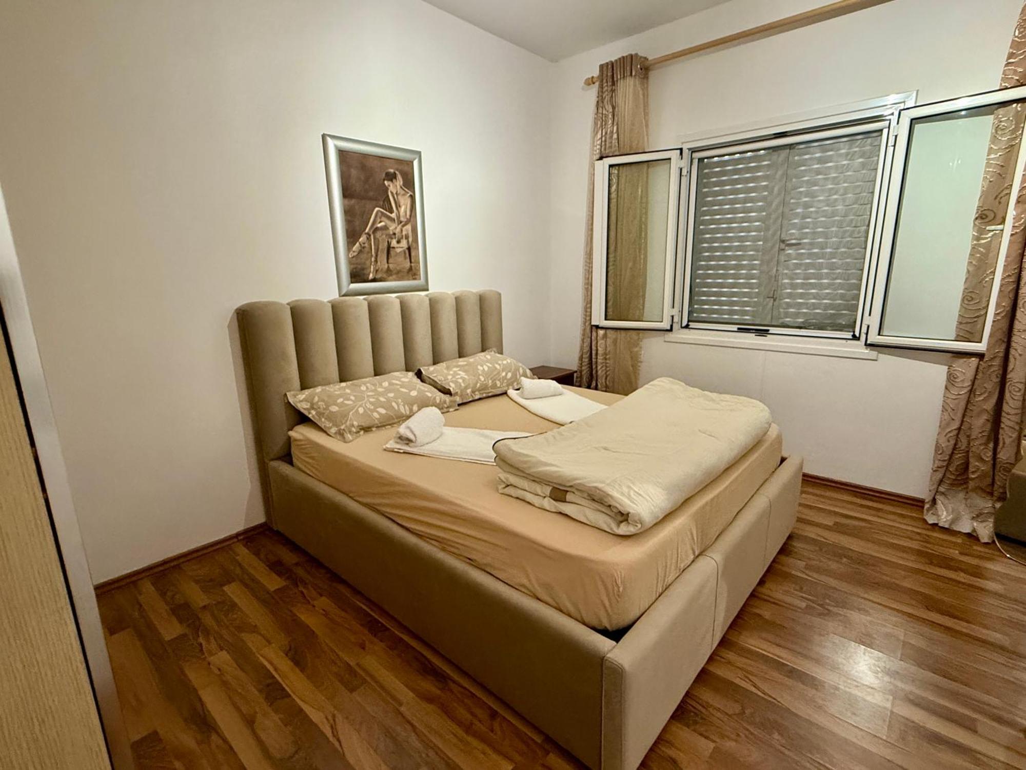 Homestay Elezi Piqeras *