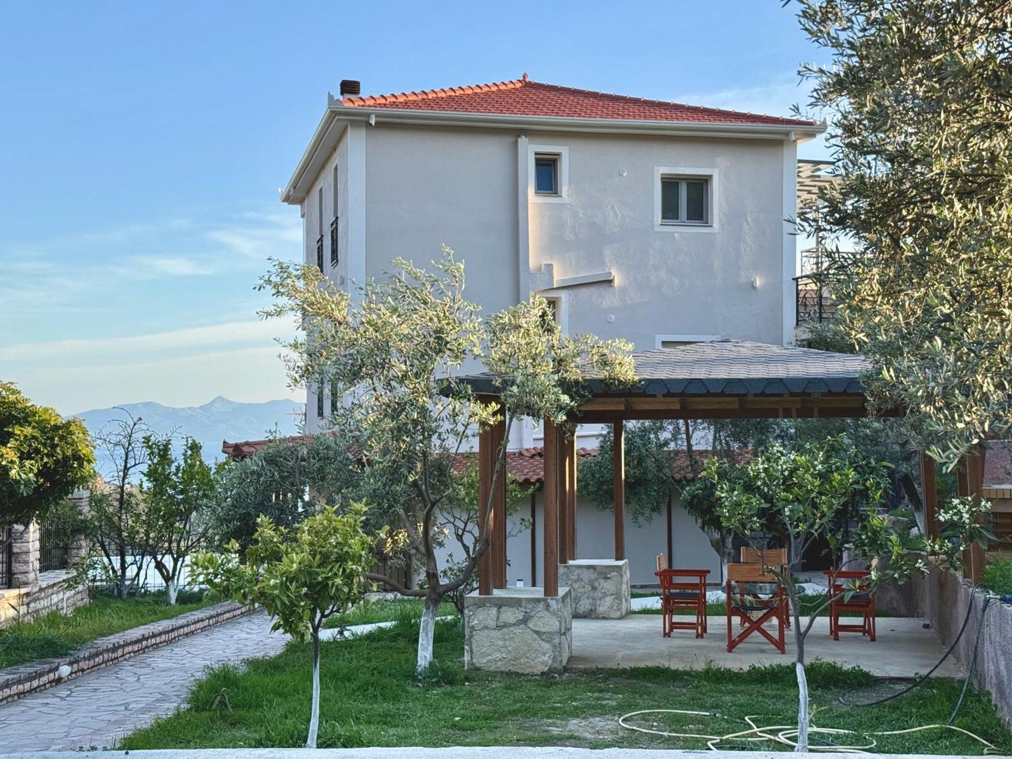 Elezi Piqeras Homestay Borsh